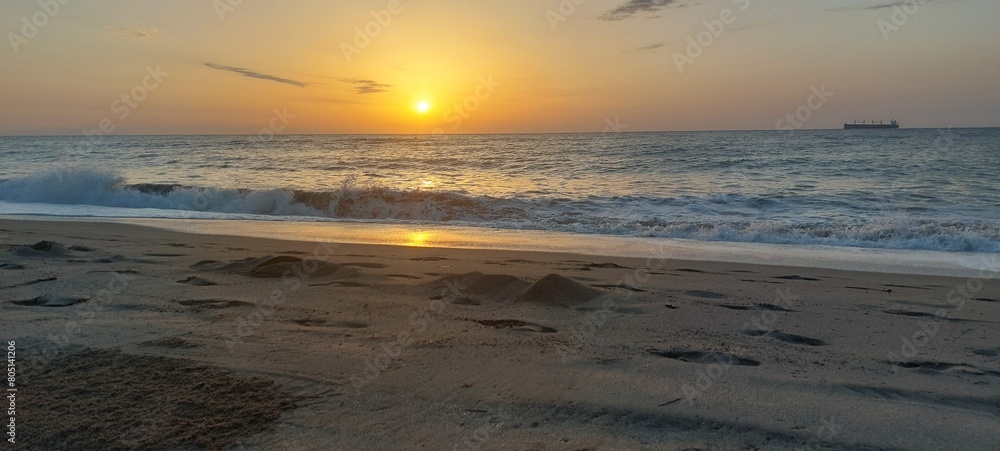 Obraz premium sunset at the beach