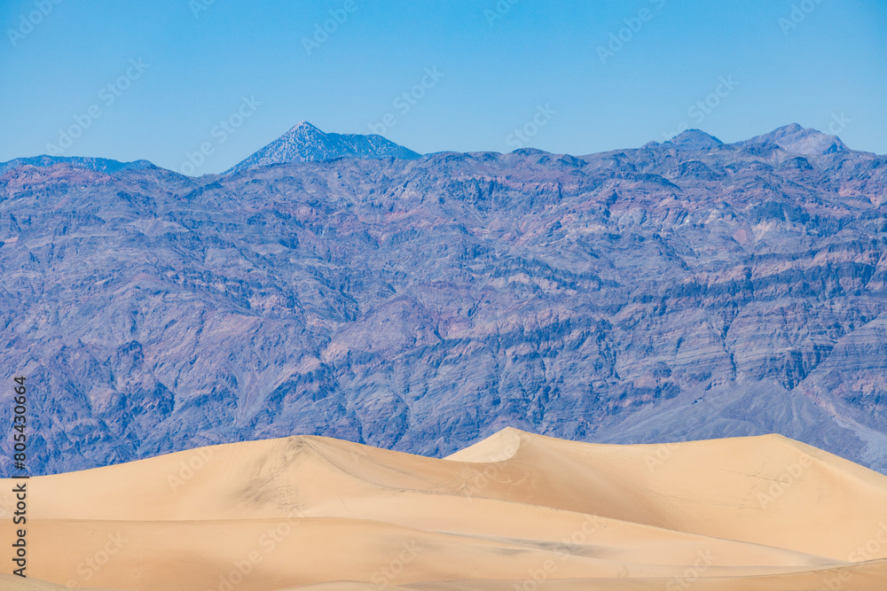 Naklejka premium sand dunes in the desert