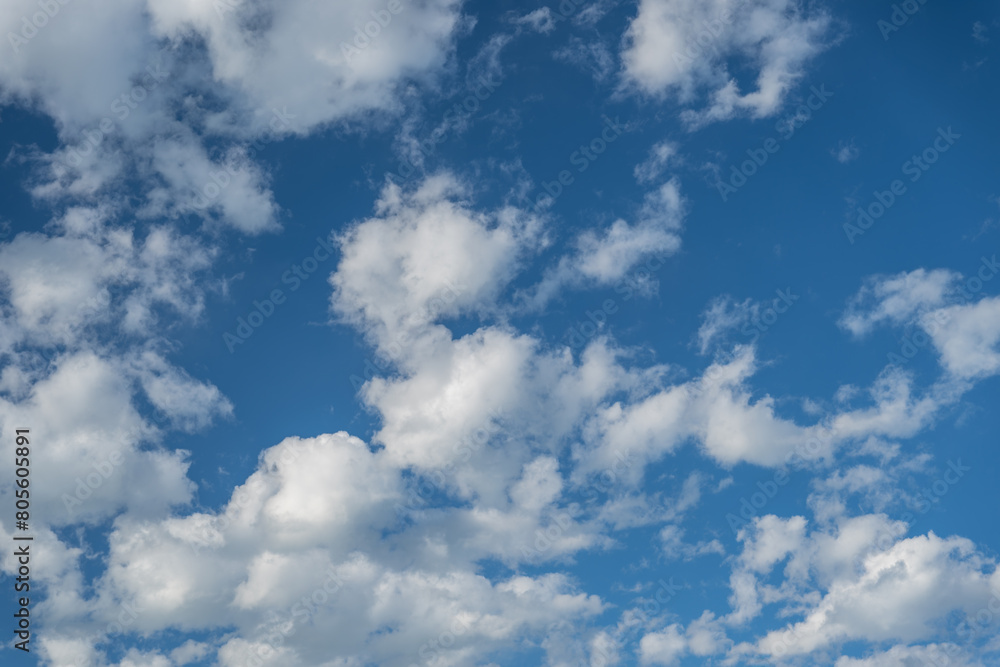 Fototapeta premium A bright blue sky full of clouds