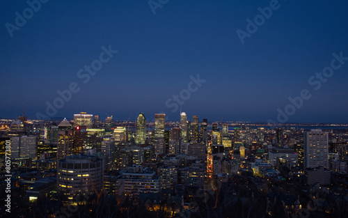 Montreal skyline in sunset © Muhammad