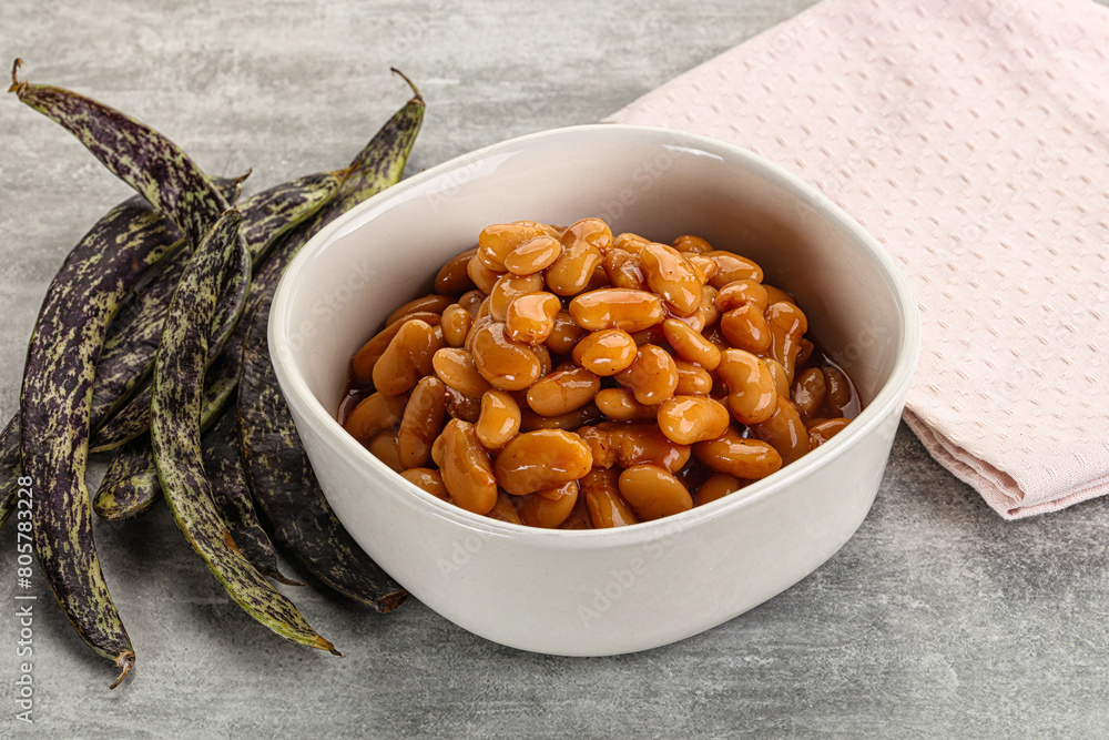 Canned white bean in tomato sauce Canned white bean in tomato sauce