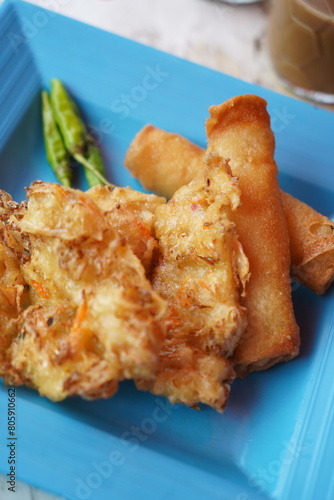 Gorengan, Bakwan Sayur and risol bihun, is Indonesian deep fried vegetable fritters.  (ID: 805910662)