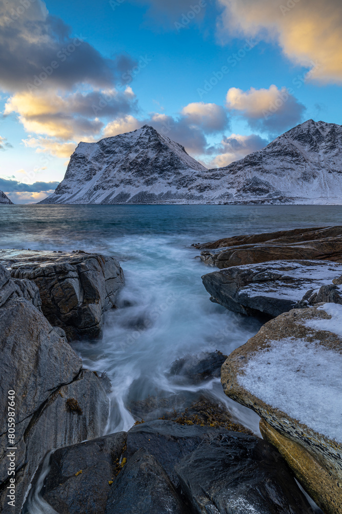Fototapeta premium Stormy haukland - Lofoten