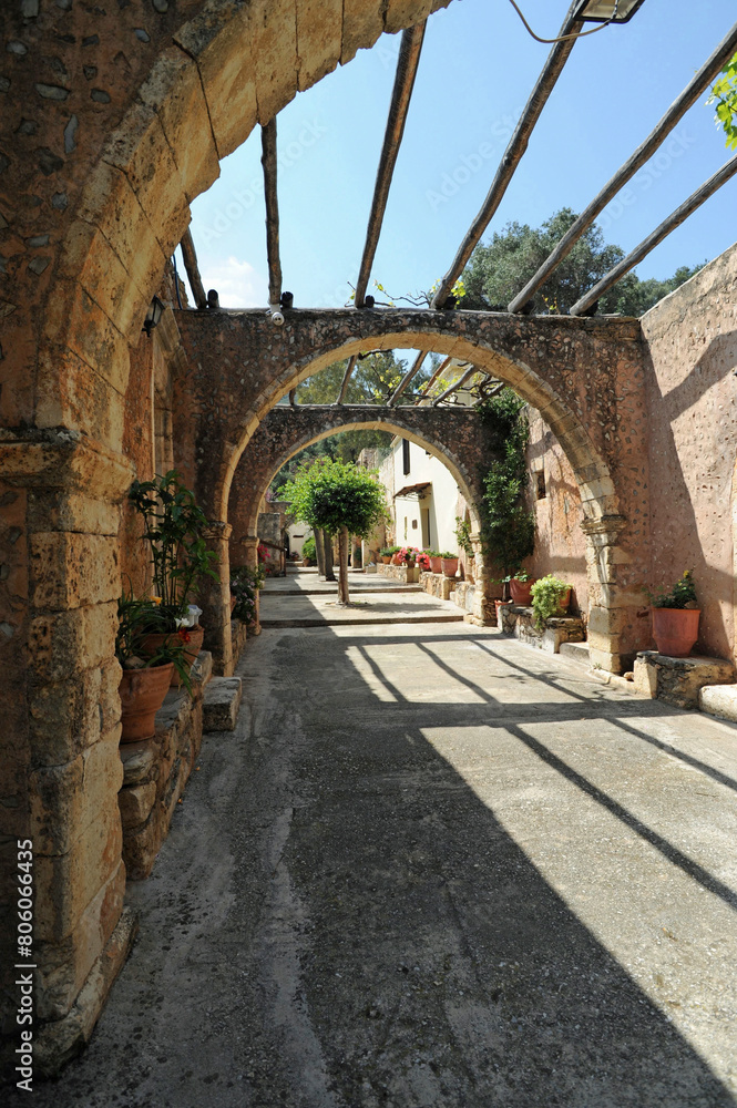 Cour du monastère d'Attali près de Pérama en Crète