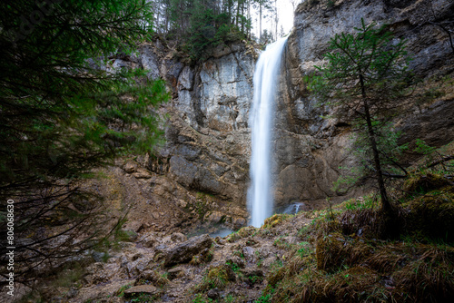 Leuenfall Wasserfall an einem Abhang in Appenzell in der Schweiz 