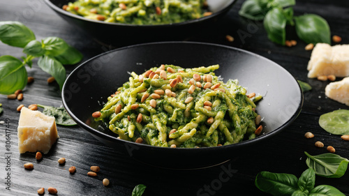 Photos Trofie pasta with creamy spinach sauce and toasted pine nuts
