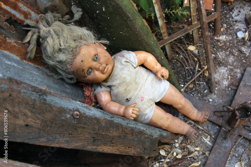 Foto Scary horror doll Creepy doll Halloween concept, Close up of Ghost doll mystic i