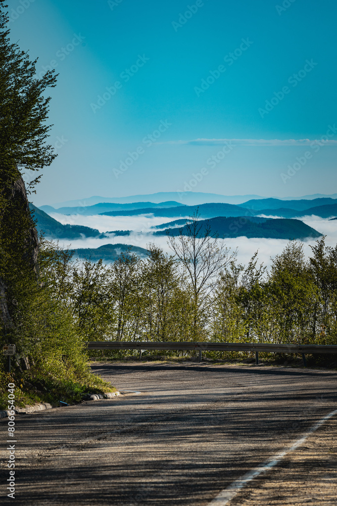 Naklejka premium road in the mountains