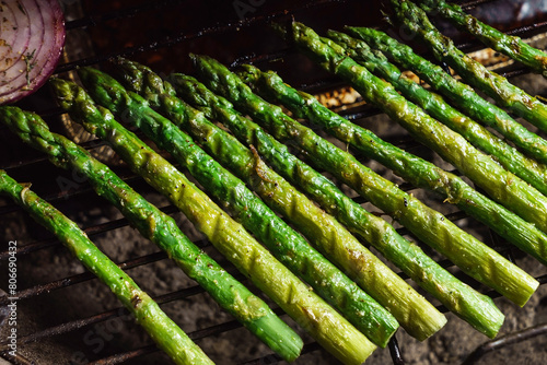 grilled asparagus on the grill