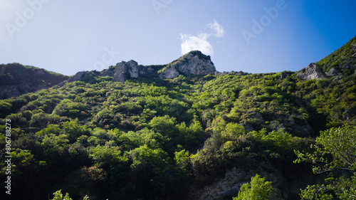 Montagne nella gola del Biscubio nelle Marche photo