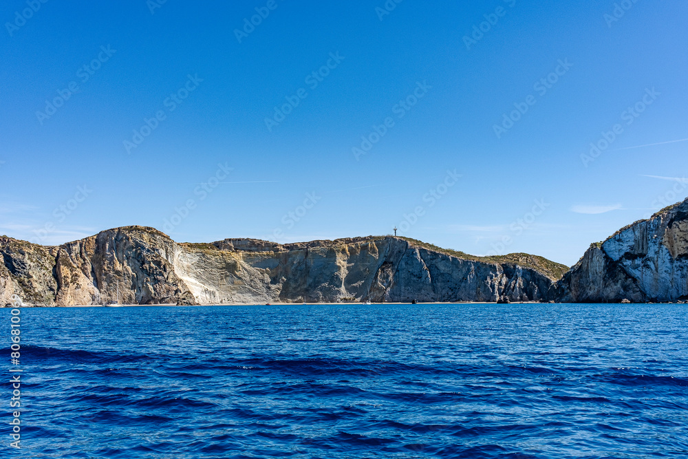 Chiaia di Luna Ponza dal mare Chiaia di Luna Ponza dal mare