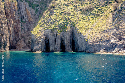 Fotografie Le cattedrali all'isola di Palmarola vicino Ponza