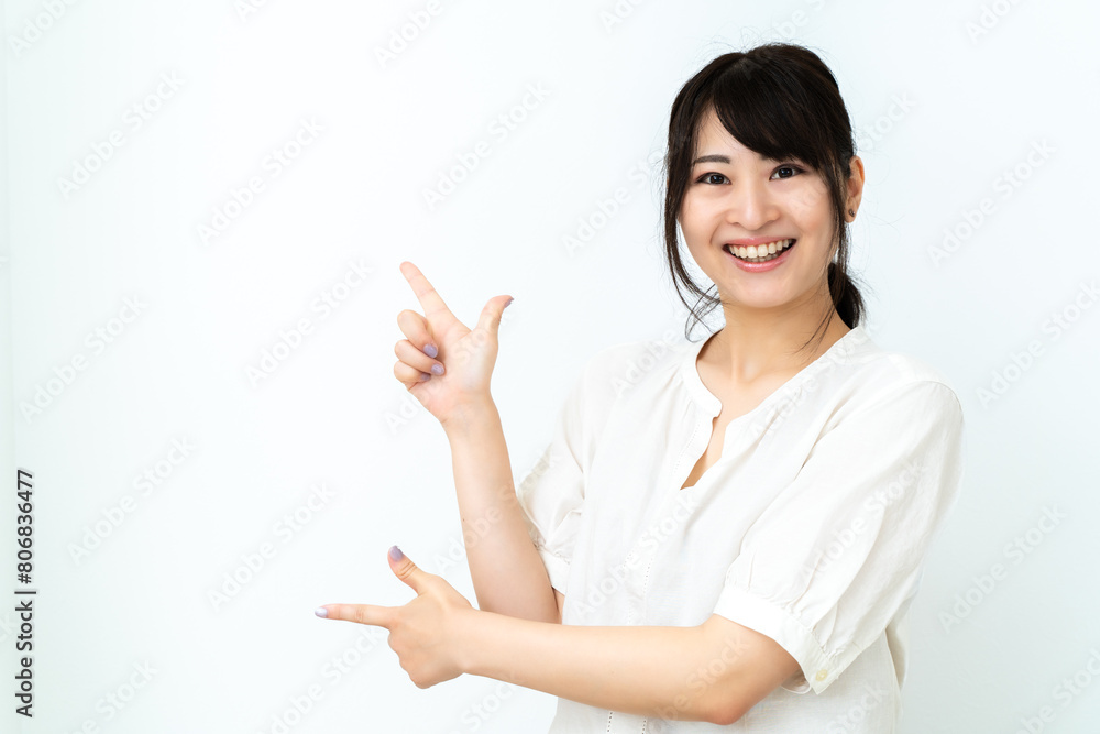 案内をする女性 案内をする女性