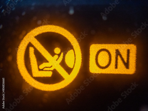 Fényképezés Status notification light in the car The front passenger airbag deployed
