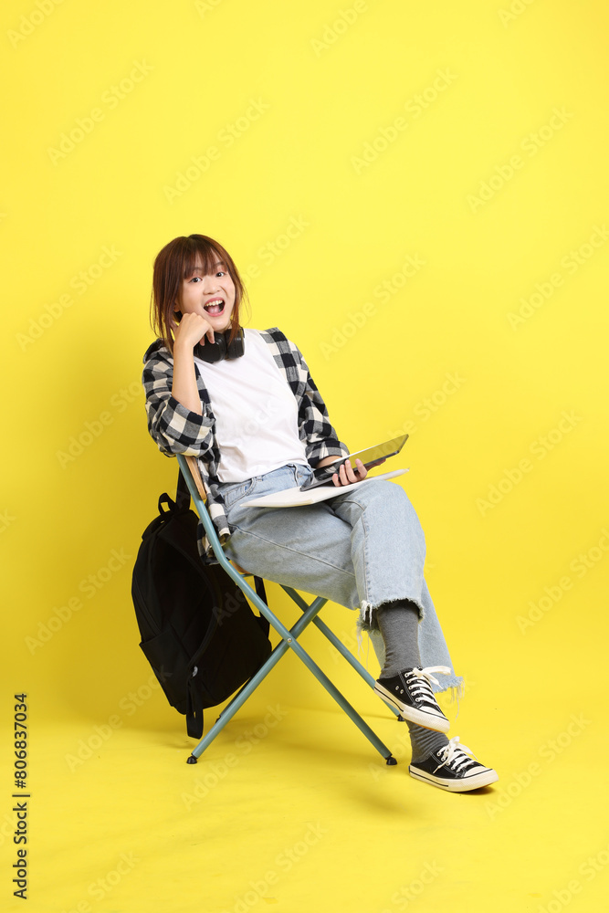 Fototapeta premium 20s Asian college student