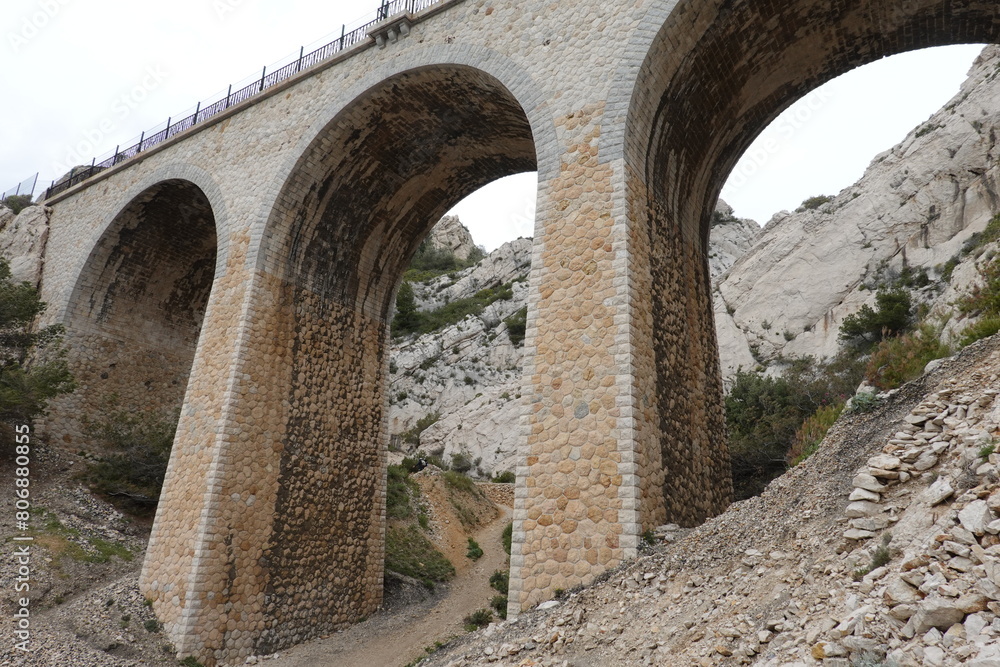 Aqueduc de la calanque de l'Erevine sur la côte bleue