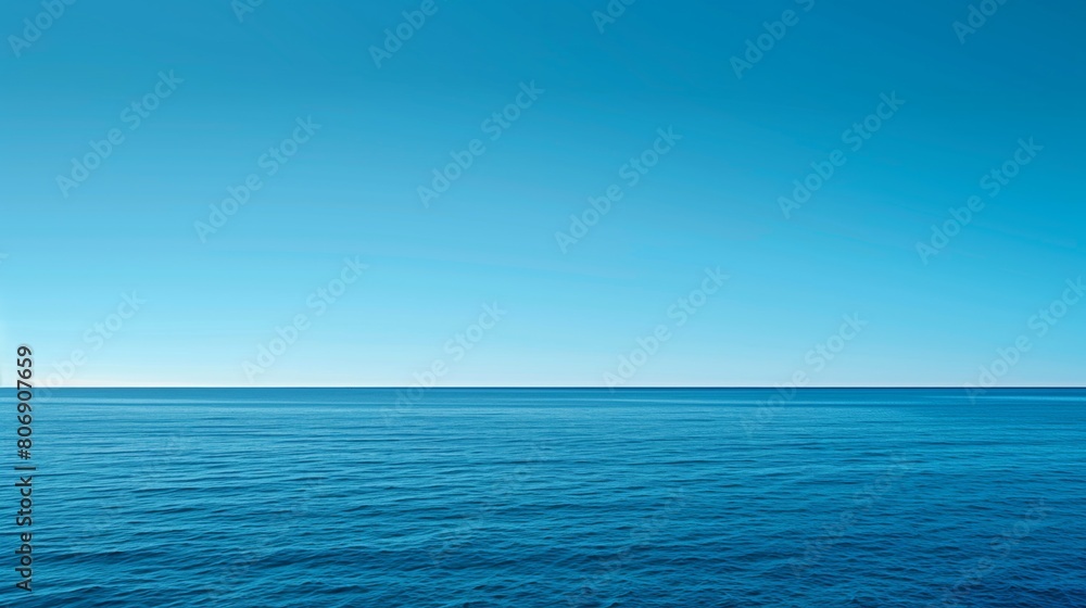 Obraz premium Tranquil Ocean Scene: beautiful sea and Clear Sky