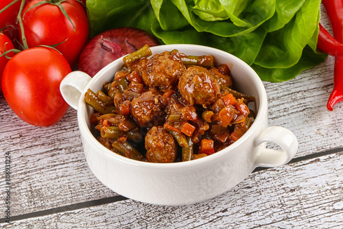 Meatball with vegetables and spices