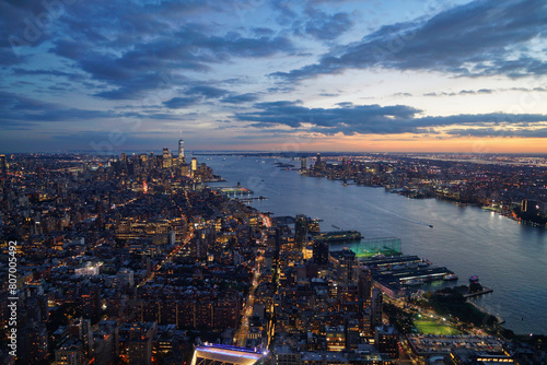 Evening view of New York  the Hudson River and Jersey City.