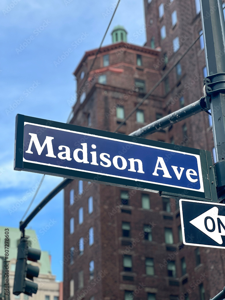 Obraz premium Madison Avenue, city street sign in New York, America