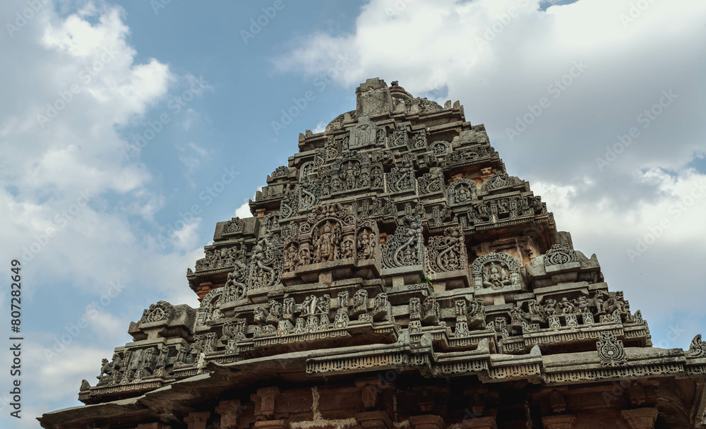 Sri Veeranarayana Swamy Belavadi Temple is the largest Hindu temple of Hoysala architecture. India Sri Veeranarayana Swamy Belavadi Temple is the largest Hindu temple of Hoysala architecture. India