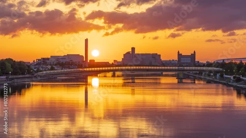 潮見町と陽光町に架かる潮風大橋から眺める日の出の風景（タイムラプス・フィックス）　兵庫県芦屋市にて photo
