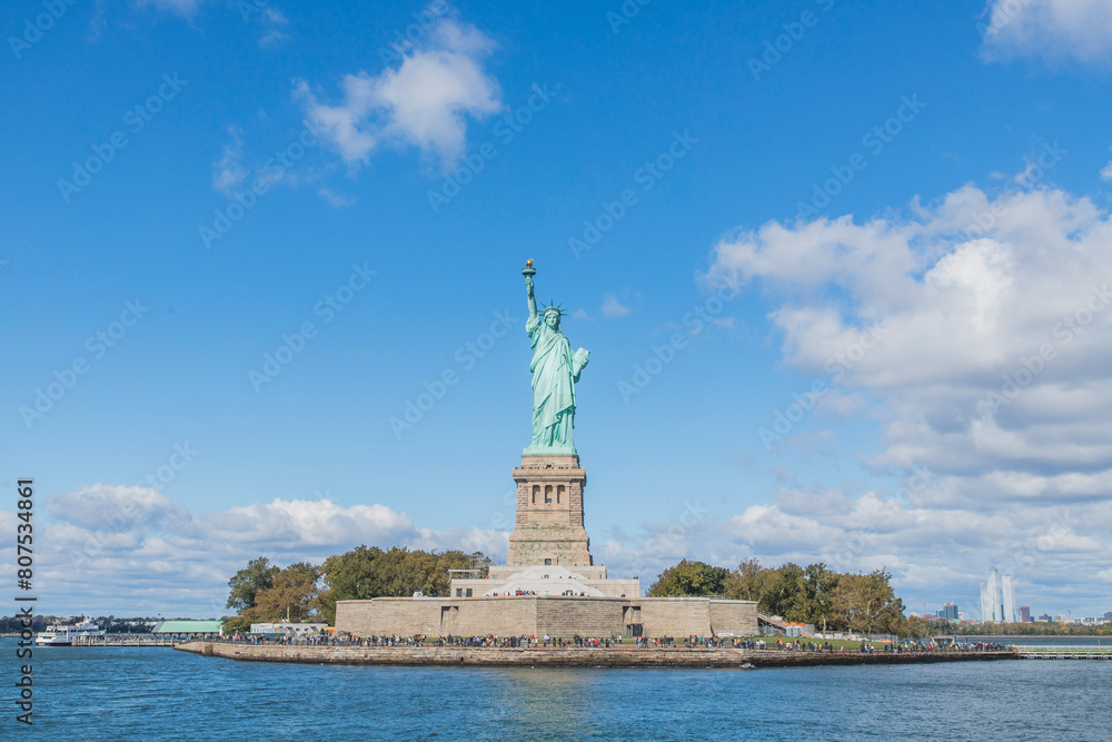 Fototapeta premium Frontal photo of Statue of Liberty