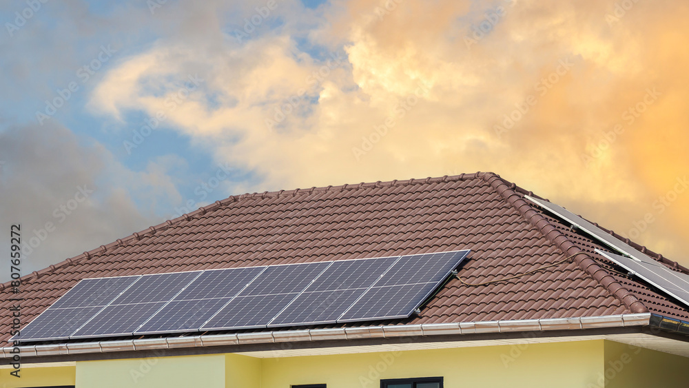 Solar panels on roofs, Houses with solar panels, Modern eco green house concepts Solar panels on roofs, Houses with solar panels, Modern eco green house concepts