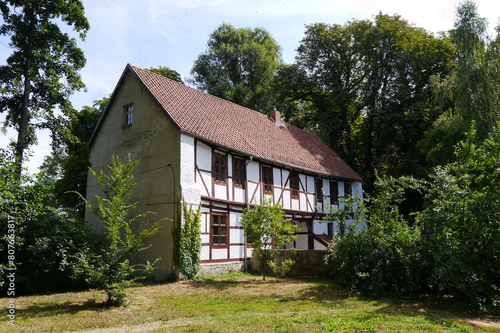 Fachwerkhaus auf der Burg Westerburg in Sachsen-Anhalt Fachwerkhaus auf der Burg Westerburg in Sachsen-Anhalt