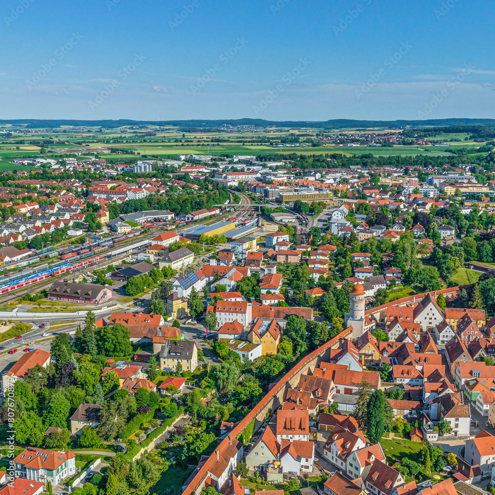 Blick auf die Stadt Nördlingen im Geopark Ries in Nordschwaben