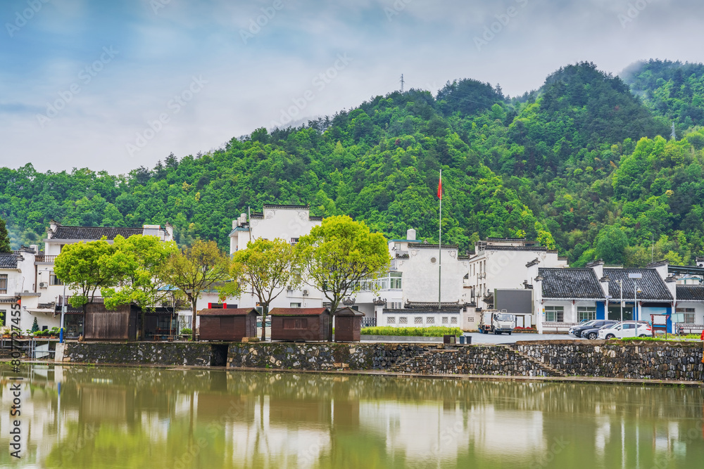 Fototapeta premium Ancient Towns, Ancient Buildings, and Rivers in the Mountainous Areas of Anhui Province, China