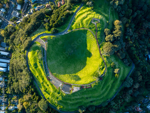Foto Aerial: mt eden volcano at dusk, Auckland, New Zealand