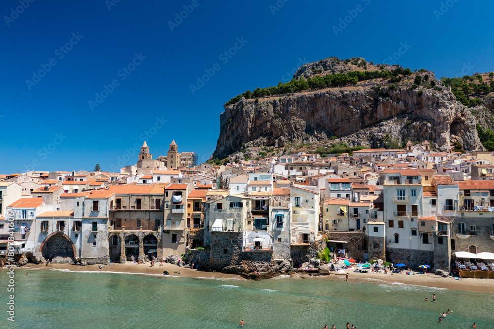 Fototapeta premium The stunning town of Cefalu in Sicily