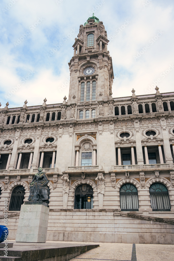 Fototapeta premium Majestic view of the historic Porto city hall in Portugal on a cloudy day