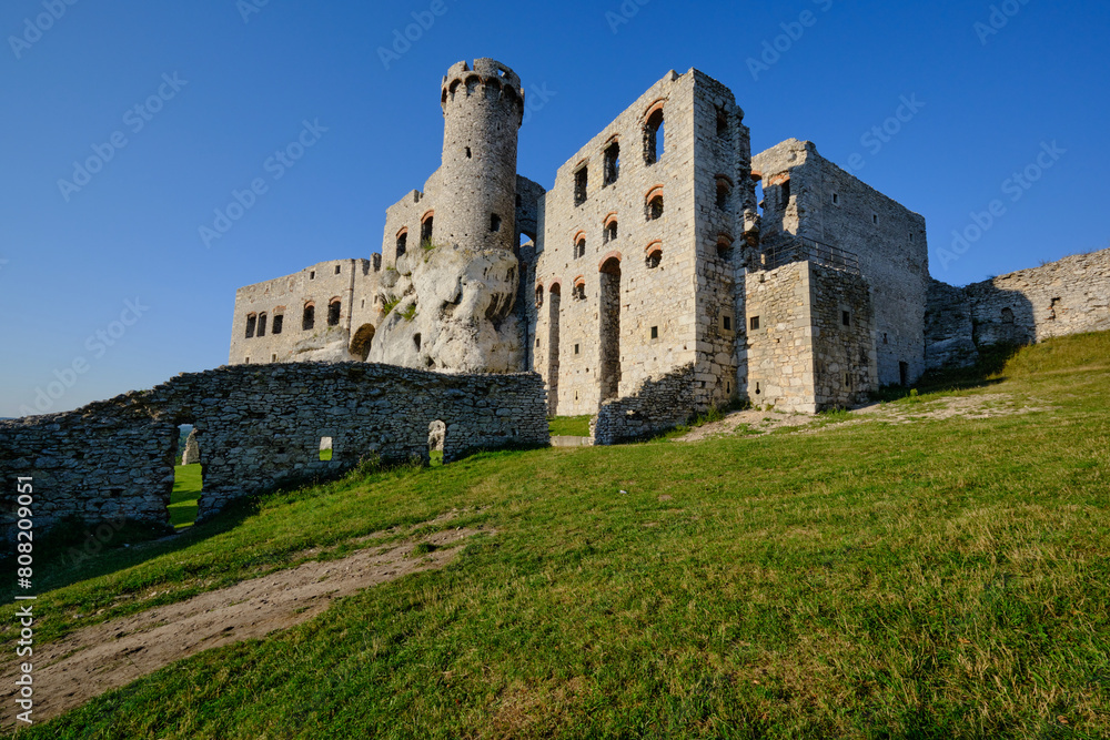 Ruins of Ogrodzieniec medieval castle in Podzamcze, Cracow-Czestochowa Upland (Polish Jura) Ruins of Ogrodzieniec medieval castle in Podzamcze, Cracow-Czestochowa Upland (Polish Jura)