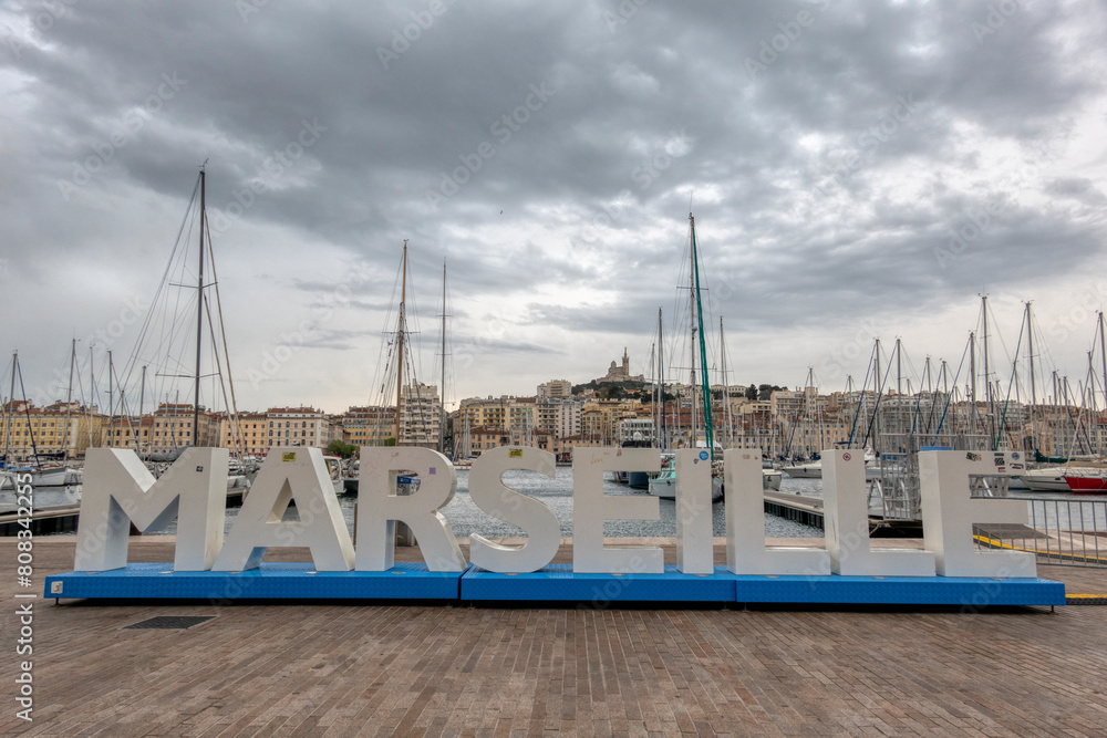 Φωτογραφία Large letters form the name of the city in Vieux-Port, Marseille, France
