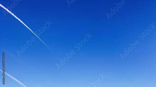 雲の形が細い線がある青空 photo