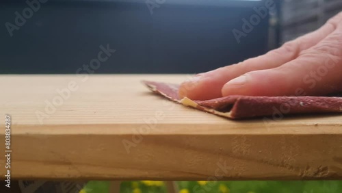 Holz abschleifen 