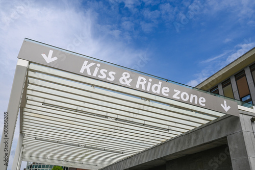 kiss and ride zone depot minute