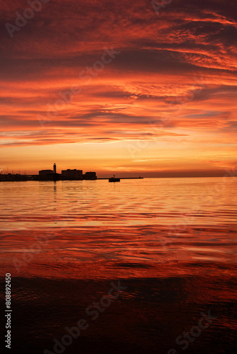 Tramonto sul mare visto dal molo Audace, città di Trieste, Friuli Venezia Giulia