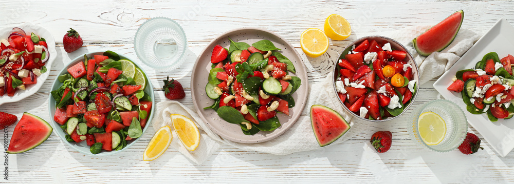 Φωτογραφία Watermelon and fresh fruit salad in a bowl on a white background