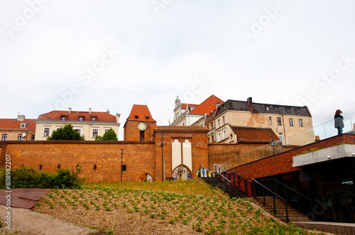 Zabytkowa brama oraz bazylika katedralna - dziedzictwo kulturowe, Toruń, Polska