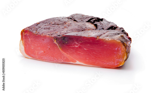 Räuherschinken isoliert auf weissem Hintergrund
