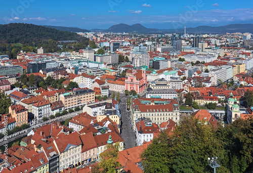 Obraz na płótnie Ljubljana, Slovenia. High angle view over the central and north-west parts of the city with Franciscan Church of the Annunciation in the centre of the image. w salonie