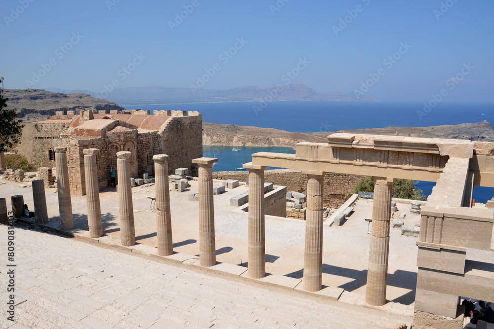 Fototapeta premium greek acropolis with the sea in the background copy space