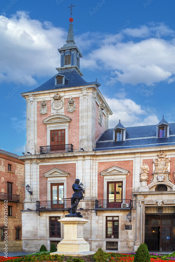 Fototapeta premium Plaza de la Villa, Madrid, Spain