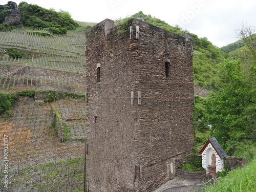 Obraz na płótnie Viereckiger Turm in Zell an der Mosel w salonie