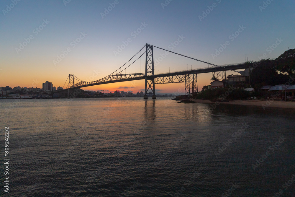 pôr-do-sol ponte Hercílio luz de Florianopolis Santa Catarina Brasil Florianópolis