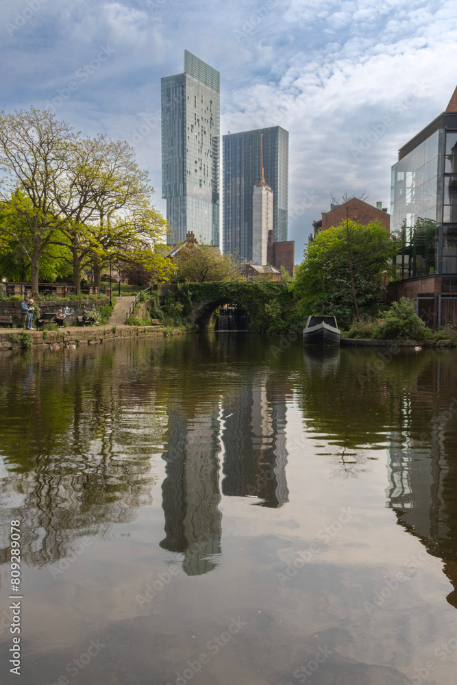 Fototapeta premium Downtown Canal Basin