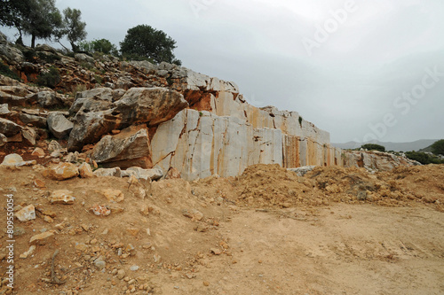 Carrière de marbre près du village de Damasta près de Gazi en Crète